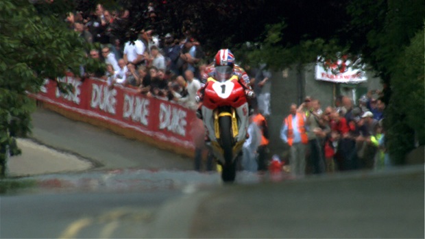 Gary Johnson in action on the Official TT DVD Review